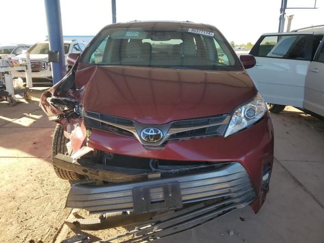 2018 Toyota Sienna XLE