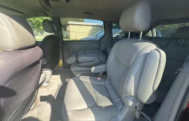 2004 Toyota Sienna CE