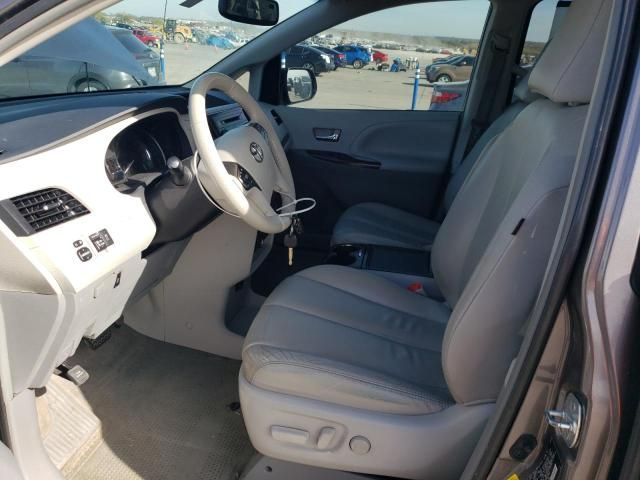 2013 Toyota Sienna XLE