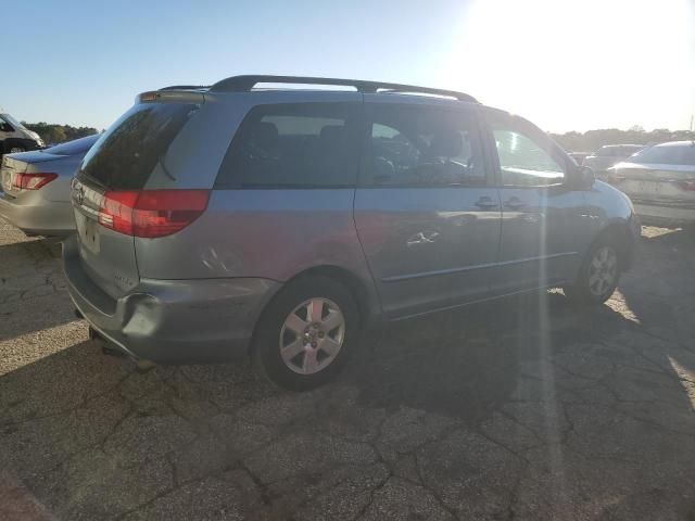 2004 Toyota Sienna CE