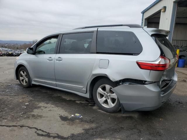 2019 Toyota Sienna LE