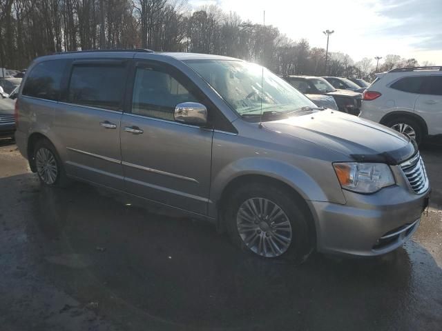 2014 Chrysler Town & Country Touring L