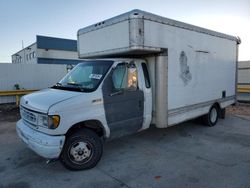 Camiones salvage sin ofertas aún a la venta en subasta: 1997 Ford Econoline E350 Cutaway Van