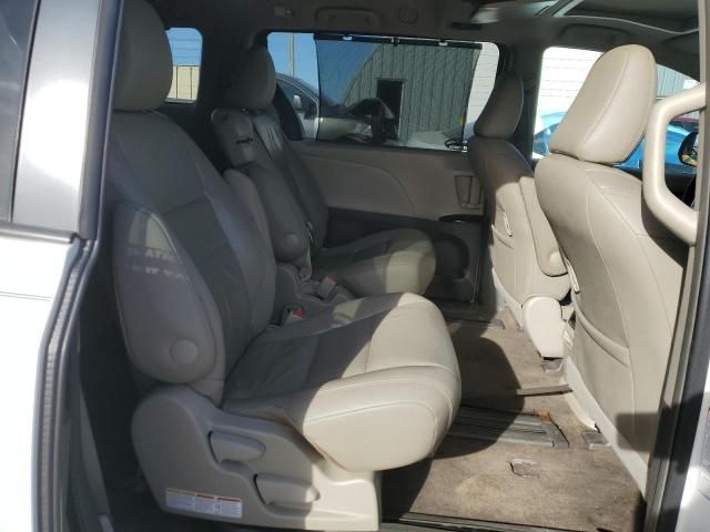 2016 Toyota Sienna XLE