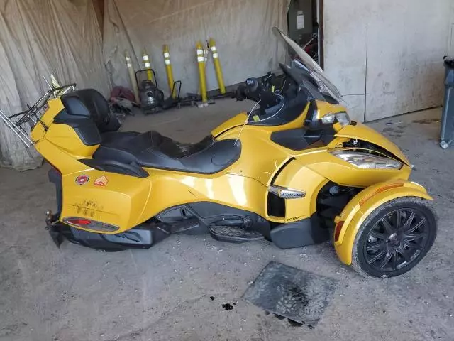 2013 Can-Am Spyder Roadster RT