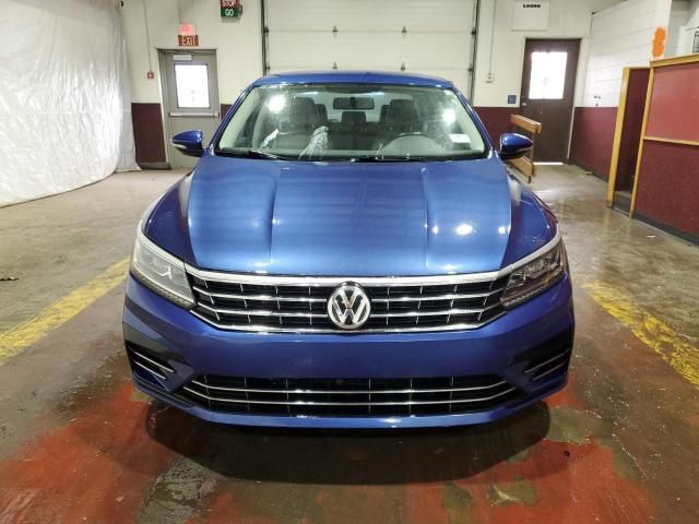 2017 Volkswagen Passat R-Line