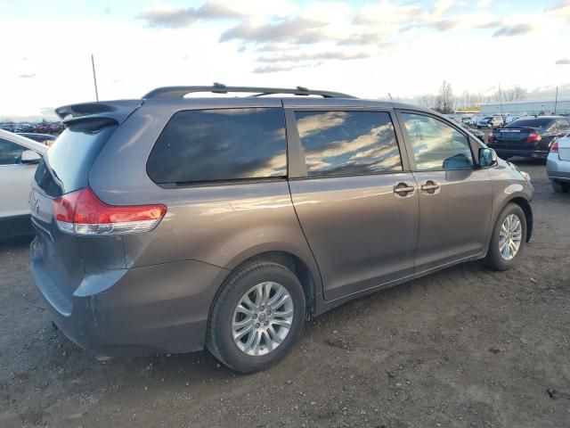 2013 Toyota Sienna XLE