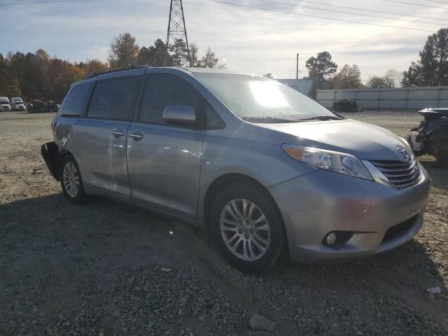 2016 Toyota Sienna XLE