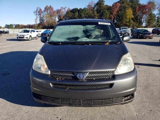 2004 Toyota Sienna CE