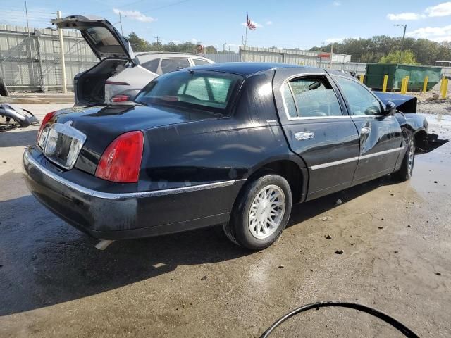 1999 Lincoln Town Car Signature