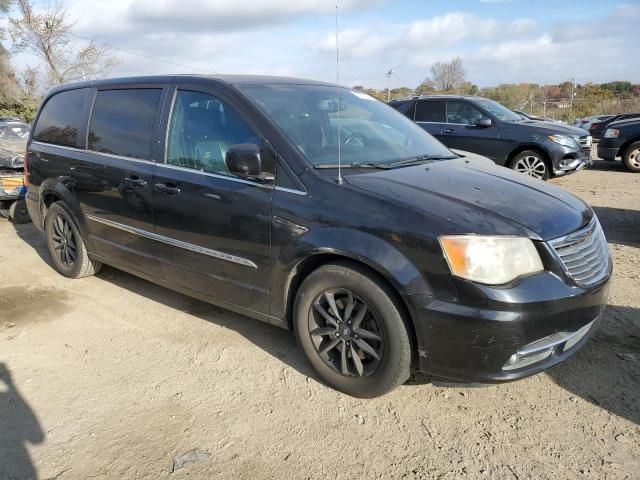 2013 Chrysler Town & Country S