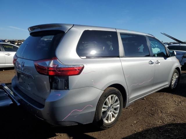 2017 Toyota Sienna XLE