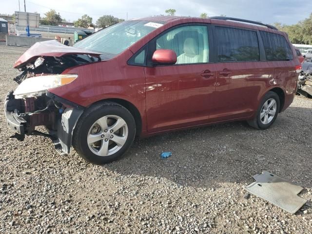 2013 Toyota Sienna LE