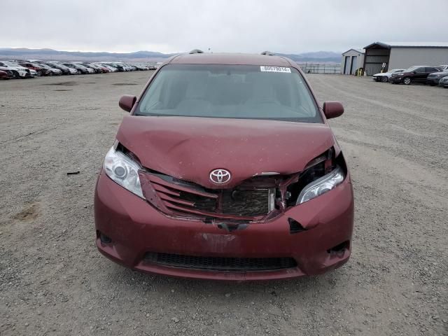 2015 Toyota Sienna LE