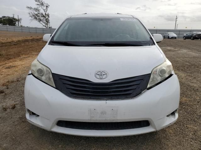 2014 Toyota Sienna LE