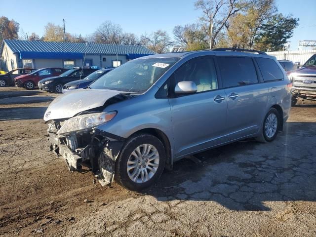 2012 Toyota Sienna XLE