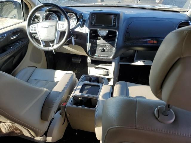 2011 Chrysler Town & Country Touring L