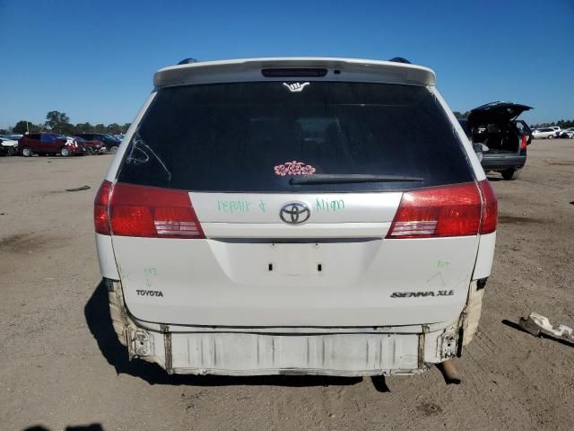 2005 Toyota Sienna XLE