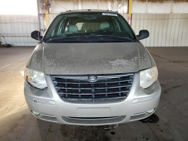 2005 Chrysler Town & Country Limited