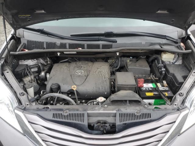 2017 Toyota Sienna LE