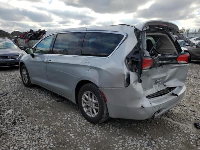 2024 Chrysler Voyager LX