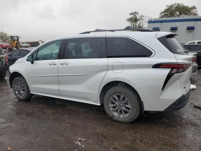 2022 Toyota Sienna XLE