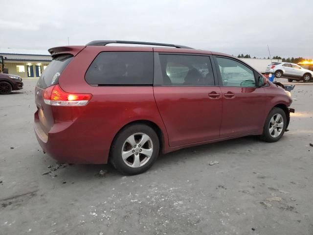 2013 Toyota Sienna LE