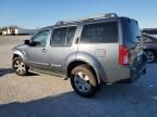 2005 Nissan Pathfinder LE