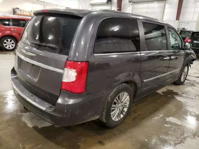 2016 Chrysler Town & Country Touring L