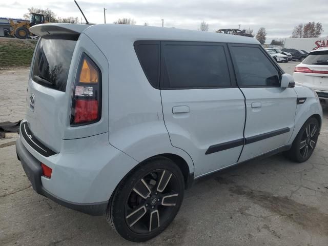 2010 KIA Soul +