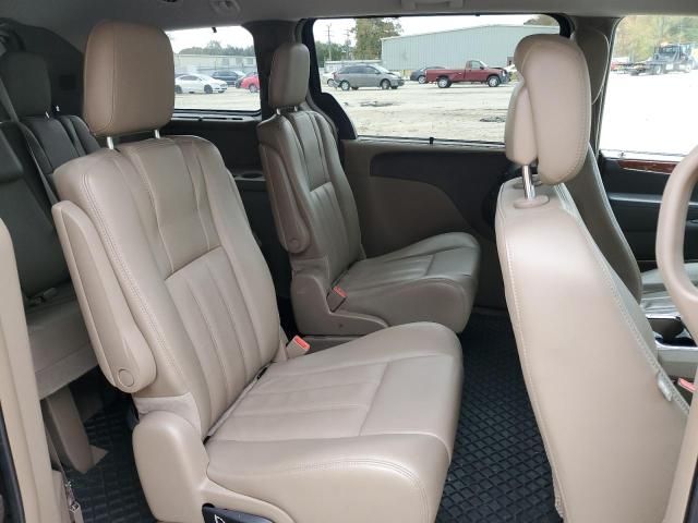 2013 Chrysler Town & Country Touring L