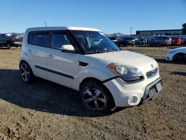 2013 KIA Soul +