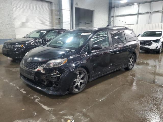 2015 Toyota Sienna Sport