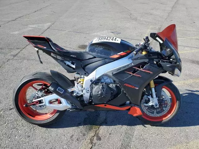 2023 Aprilia RSV4 1100