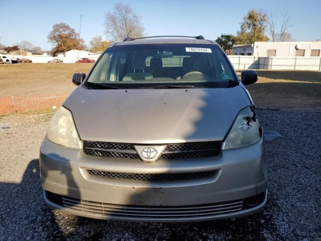 2004 Toyota Sienna LE