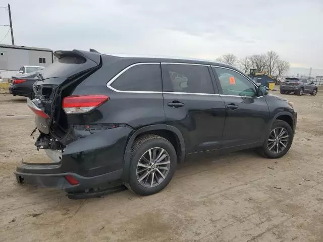 2017 Toyota Highlander SE