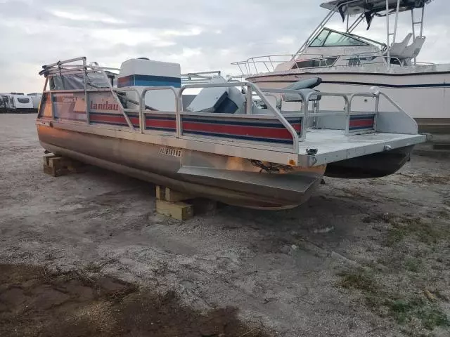 1990 Land Rover Pontoon