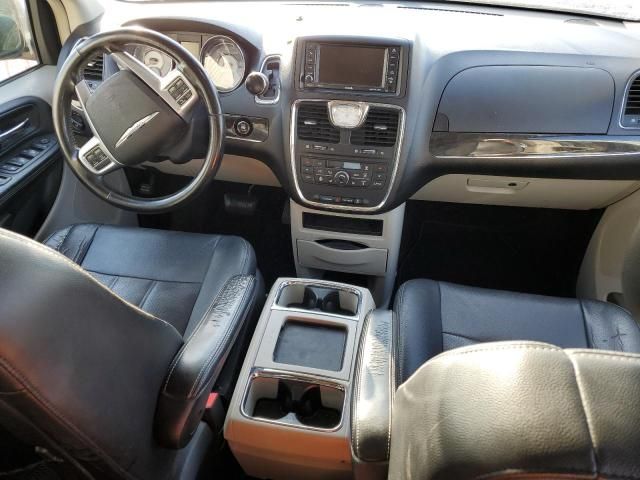 2013 Chrysler Town & Country Touring L