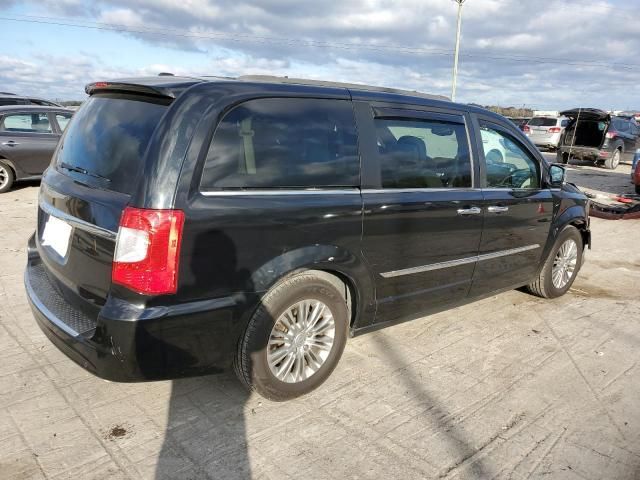 2015 Chrysler Town & Country Touring L