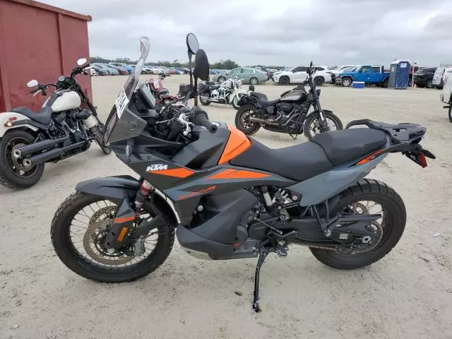 2023 KTM 890 Adventure