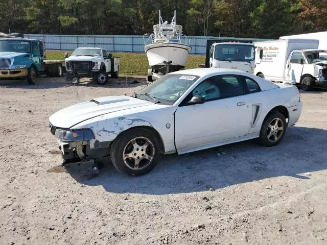 2004 Ford Mustang