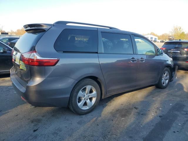 2016 Toyota Sienna LE