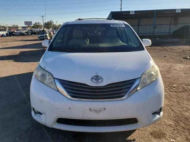 2013 Toyota Sienna XLE