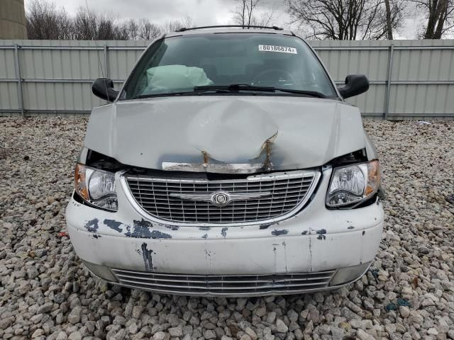 2004 Chrysler Town & Country LX