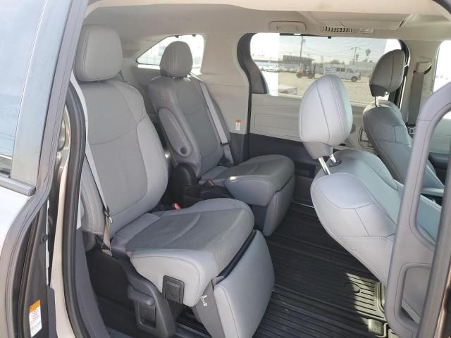 2022 Toyota Sienna Limited