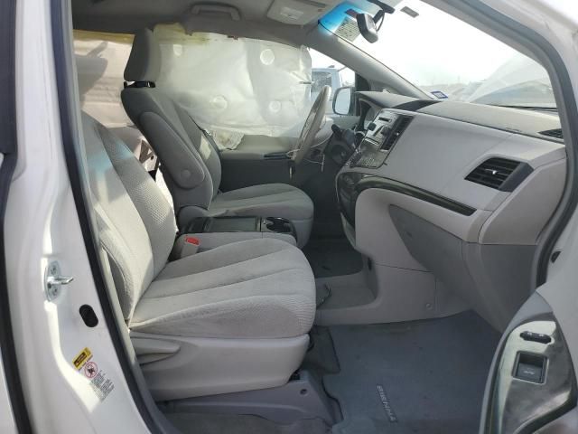 2013 Toyota Sienna LE