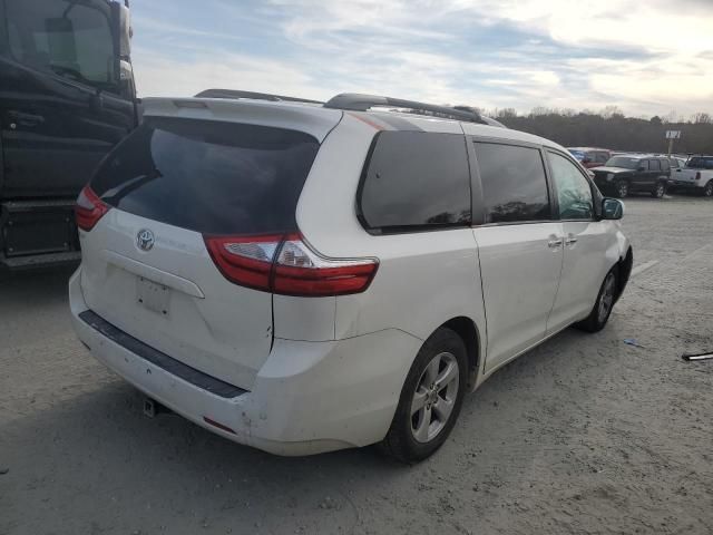 2016 Toyota Sienna XLE