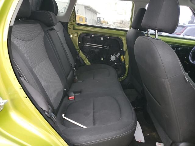 2017 KIA Soul +