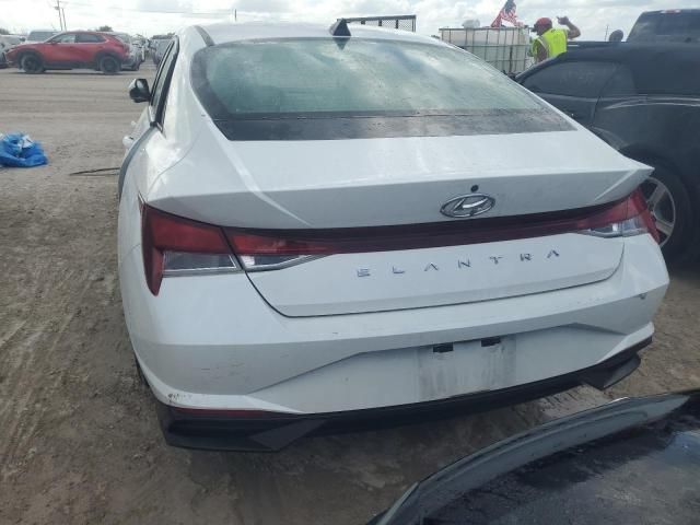 2022 Hyundai Elantra SE