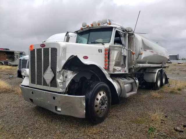 2023 Peterbilt 389